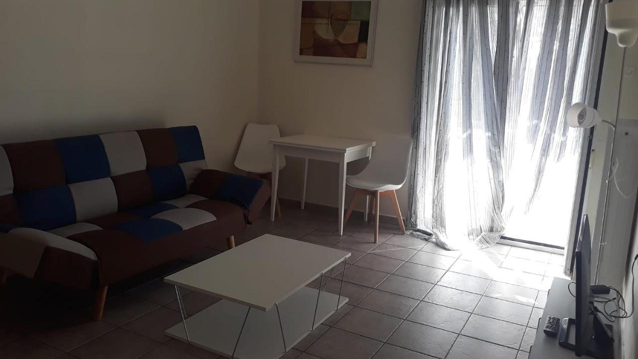 Central Apartments Eretria Eksteriør bilde