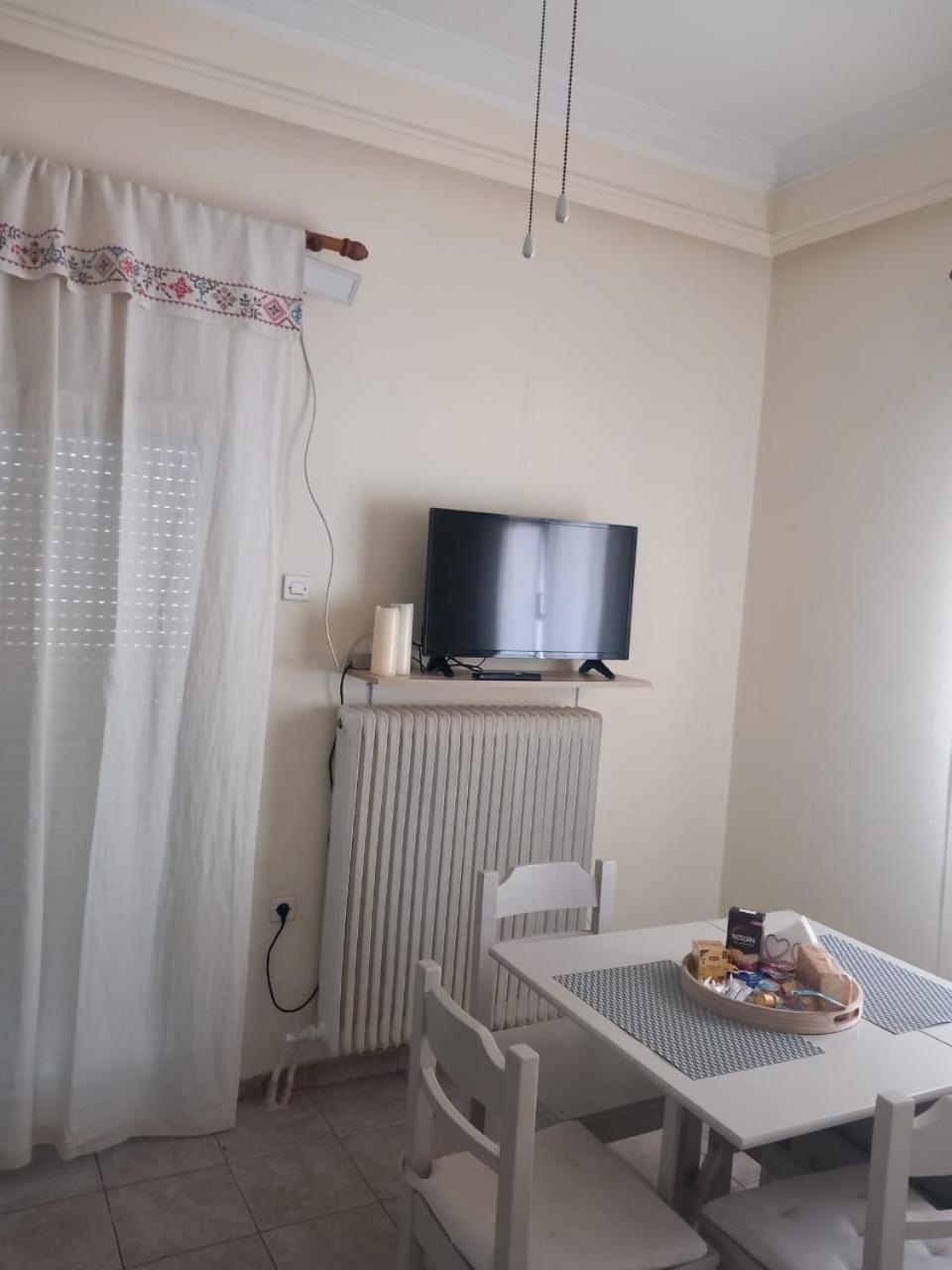 Central Apartments Eretria Eksteriør bilde