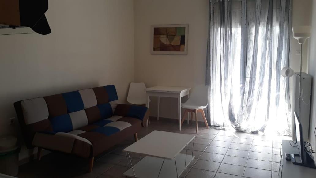 Central Apartments Eretria Eksteriør bilde