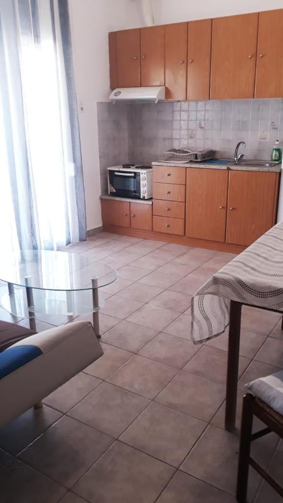 Central Apartments Eretria Eksteriør bilde