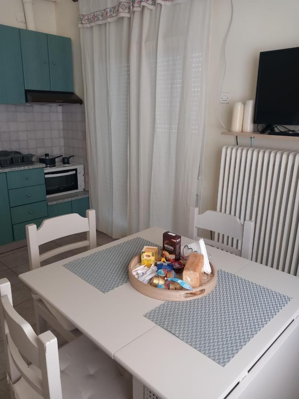 Central Apartments Eretria Eksteriør bilde