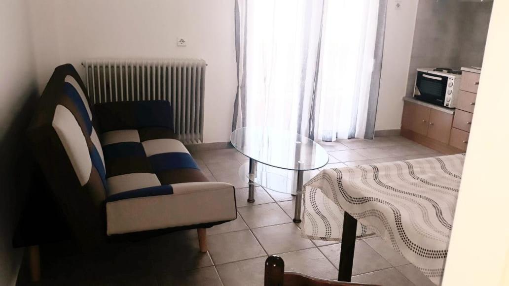 Central Apartments Eretria Eksteriør bilde